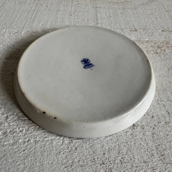 Vintage Blue Willow Trinket Dish - Blue and White Scenic Pottery Plate - Picture 8 of 9